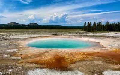 Best Time to Visit Yellowstone National Park: A Complete Seasonal Guide (2026)